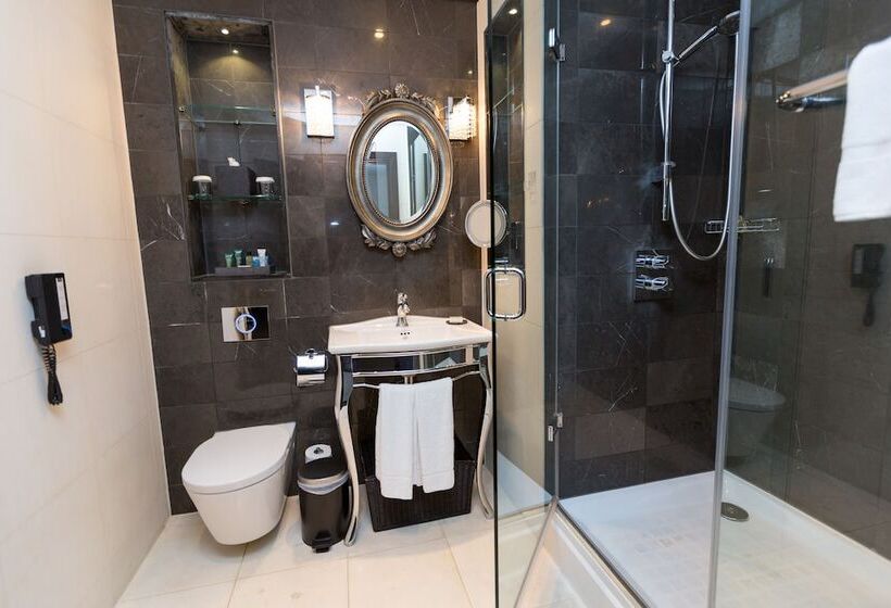 اتاق لوکس با تخت بزرگ, Hilton London Syon Park