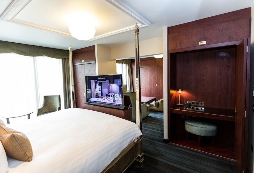 سوئیت جونیور با تخت بزرگ, Hilton London Syon Park