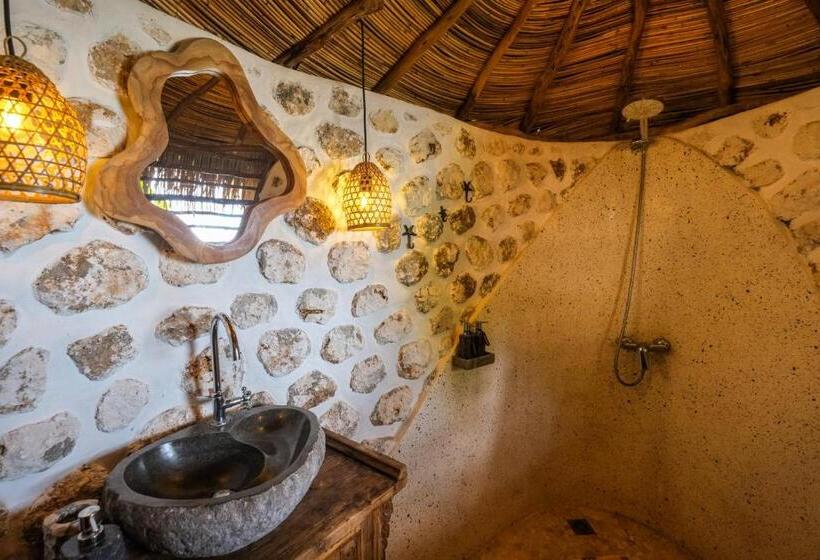Люкс Вид на Море, The Korowai