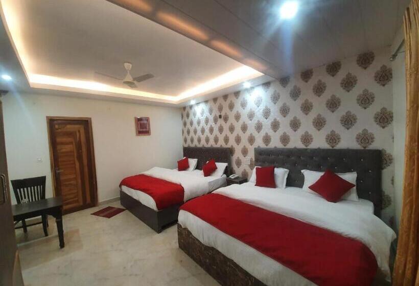 패밀리 룸, Baakhli Guest House And Restaurant