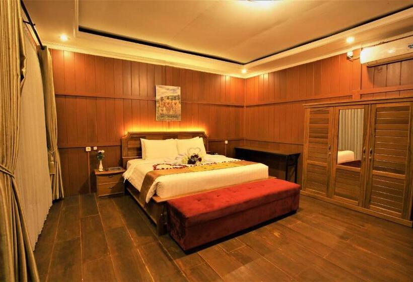带阳台的豪华间, Kasuari Exotic Resort Magelang