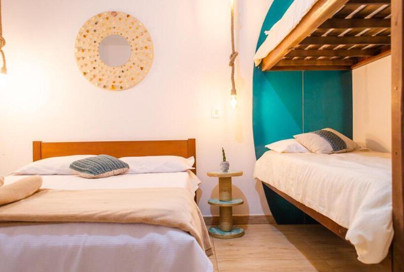 패밀리 스위트, Babitonga Hostel   100m Da Prainha