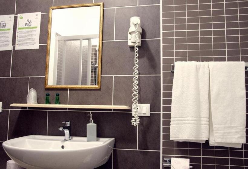 Номер Стандарт Трехместный, La Rosa Hotel   Selinunte