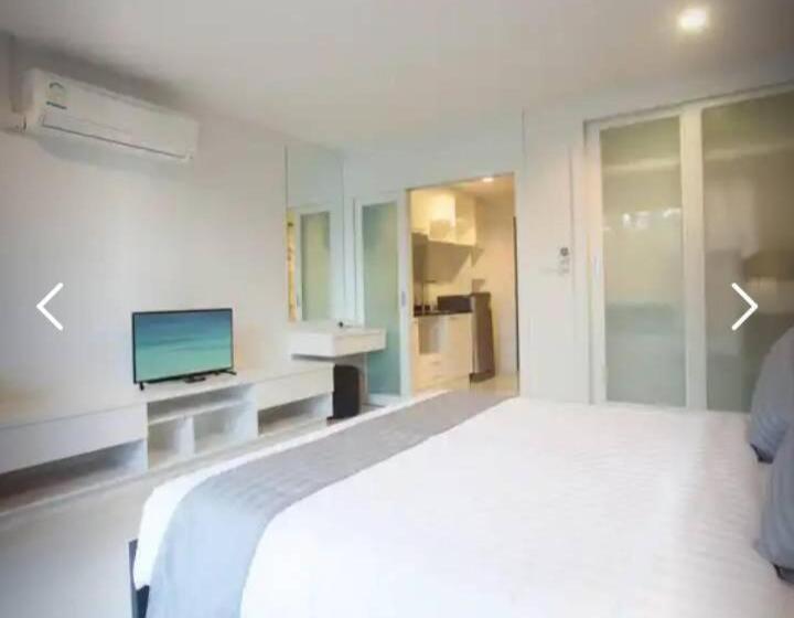 Deluxe Room, Panwa Beach Side Beachfront