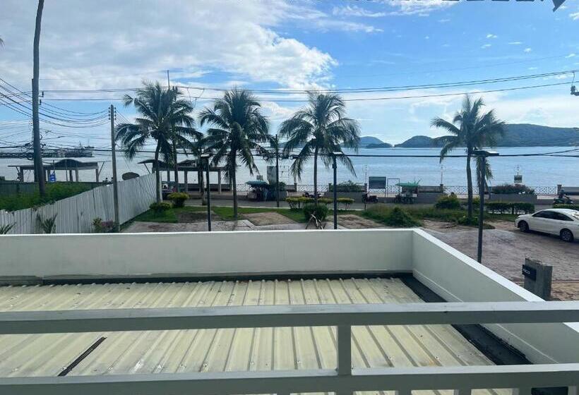 Deluxe Room Sea View, Panwa Beach Side Beachfront