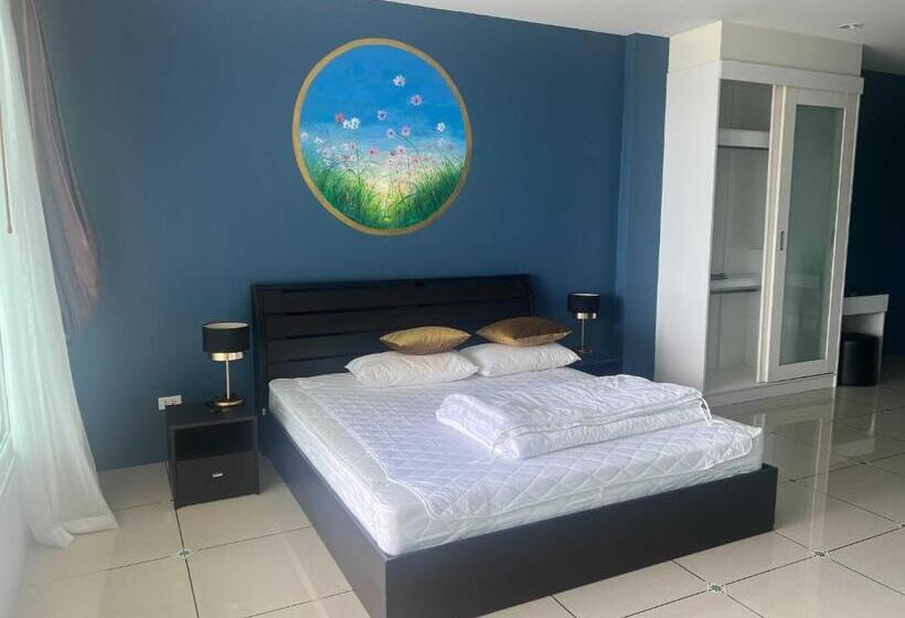 Deluxe Room Sea View, Panwa Beach Side Beachfront