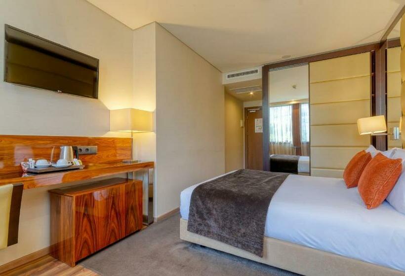 اتاق سوپریور, Turim Av Liberdade