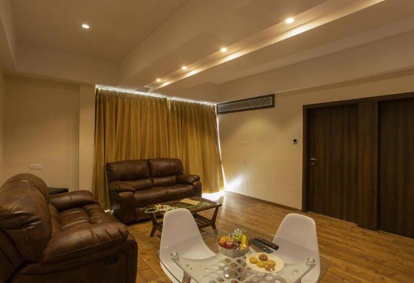 ロイヤルスイート, Sarovar Portico Somnath