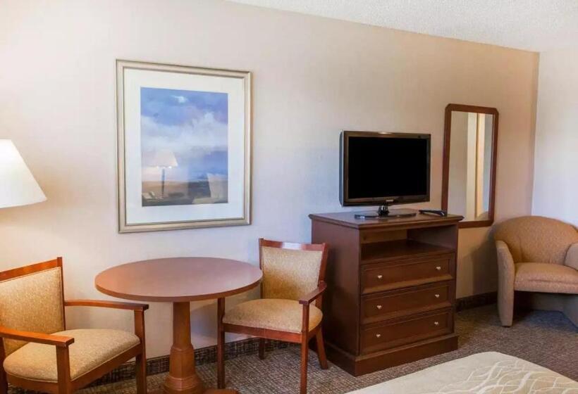キングサイズベッドのスタンダードルーム, Quality Inn Kirkland