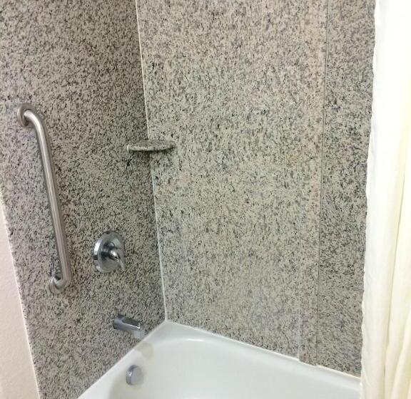 Номер Стандарт, Comfort Inn & Suites Chesapeake  Portsmouth