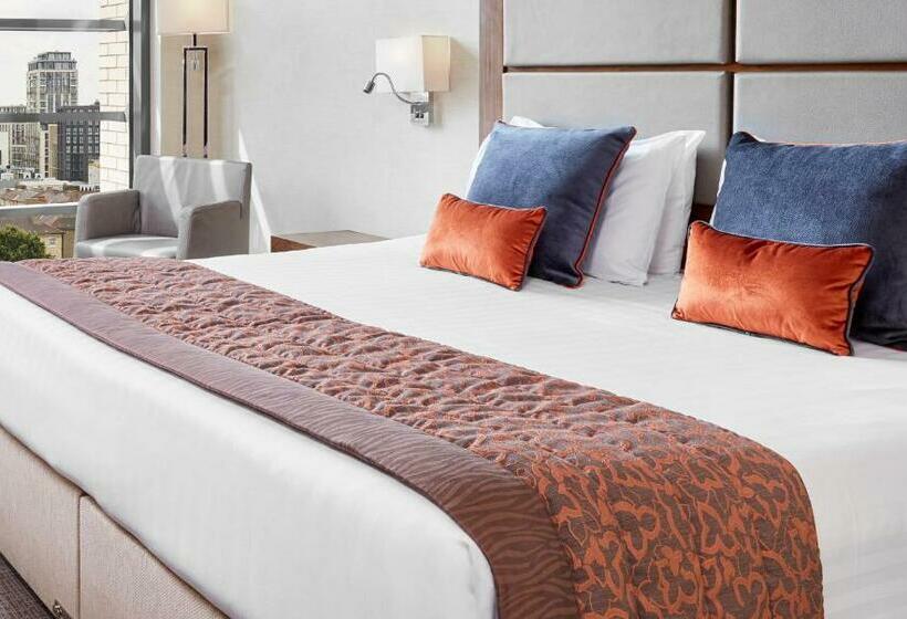 Номер Superior, Leonardo Royal  London Tower Bridge