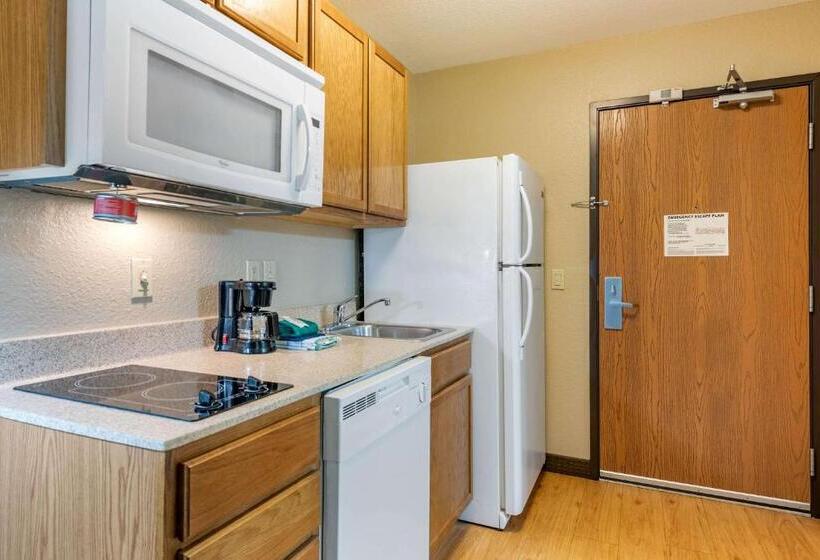 Quarto standard, Suburban Studios South Bend