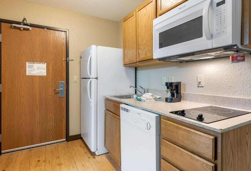 Quarto standard, Suburban Studios South Bend