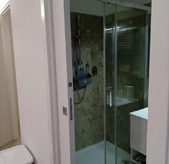 اتاق لوکس سه تخته, Riviera Albachiara Anzio B&b