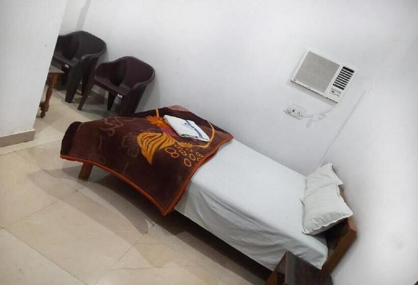 Номер Стандарт, Staymaker Hotel Raj Ganga