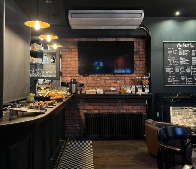 Номер Стандарт, The Wellington Hotel Birmingham   Breakfast Included, Near O2 Academy & City Centre