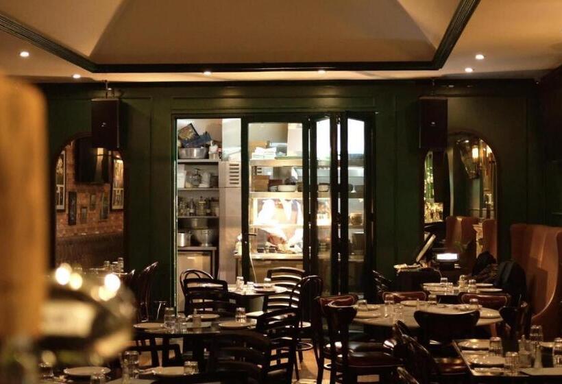 Семейный Номер, The Wellington Hotel Birmingham   Breakfast Included, Near O2 Academy & City Centre