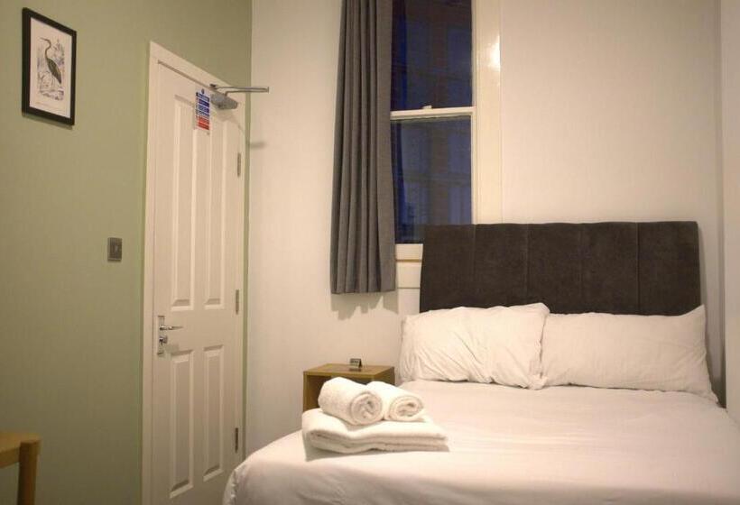 Номер Basic, The Wellington Hotel Birmingham   Breakfast Included, Near O2 Academy & City Centre