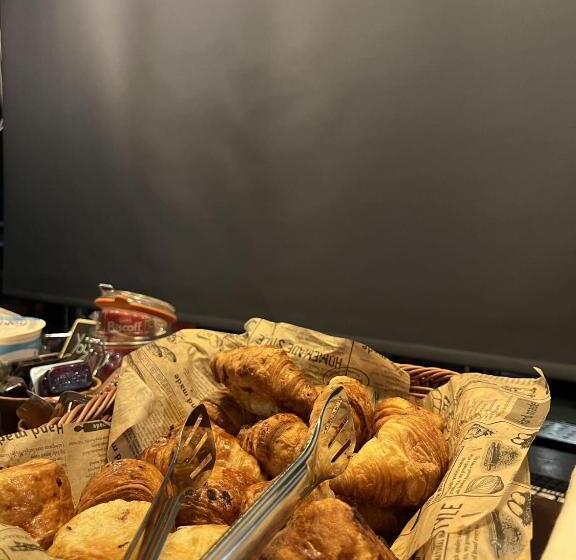 Одноместный Номер Basic, The Wellington Hotel Birmingham   Breakfast Included, Near O2 Academy & City Centre