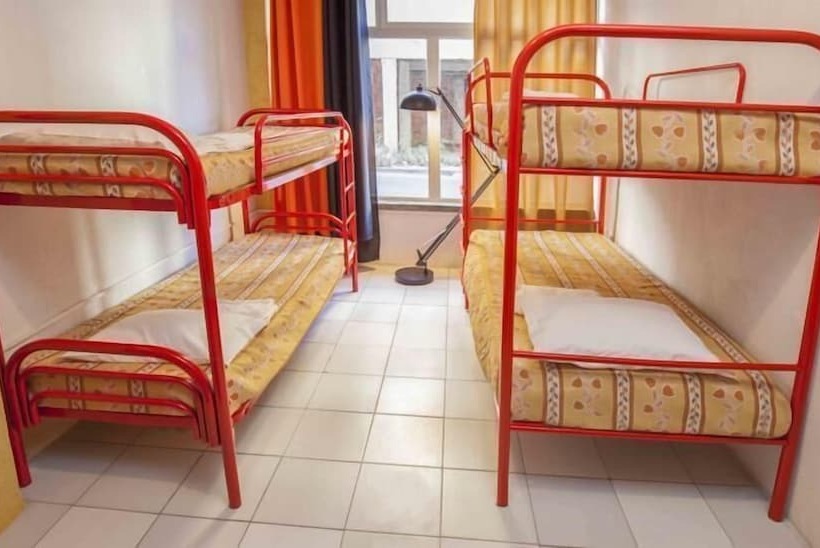 Кровать в Общей Комнате, Pereira Hostel & Guesthouse