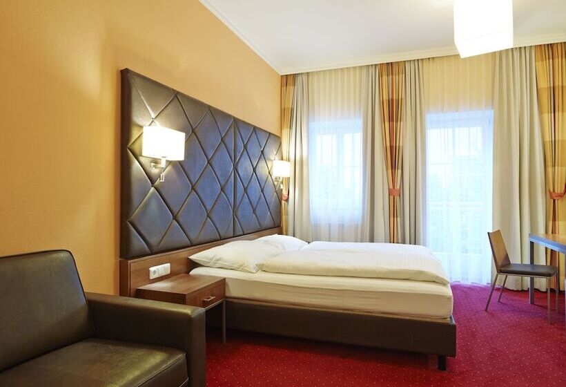 Chambre Triple Standard, Villa Ceconi By Das Grüne Hotel Zur Post   100% Bio