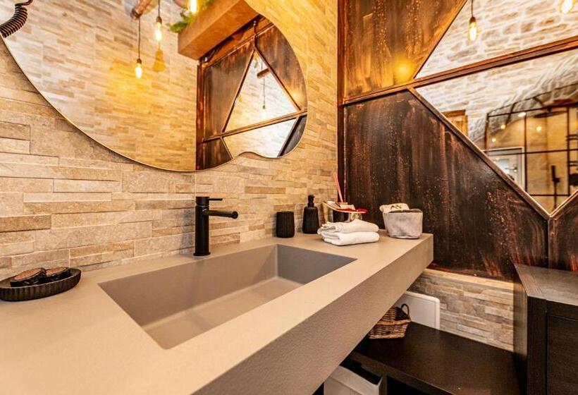 Номер Стандарт с Гидромассажем, Il Piccolo Borgo   Suite