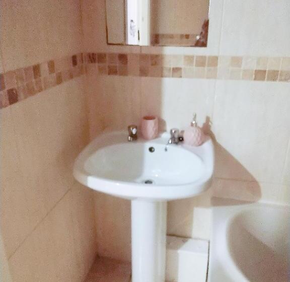 스탠다드 룸 공동 욕실, Cosyroom Close To University Of Bradford And City Centre