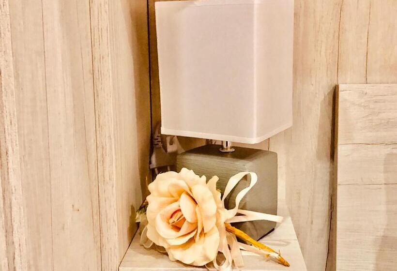 带阳台的豪华间, Yourhome   La Meta Perfetta Rooms&spa