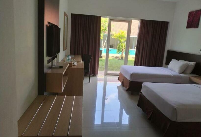 Habitació Estàndard Vista Piscina, Batusuki Resort &