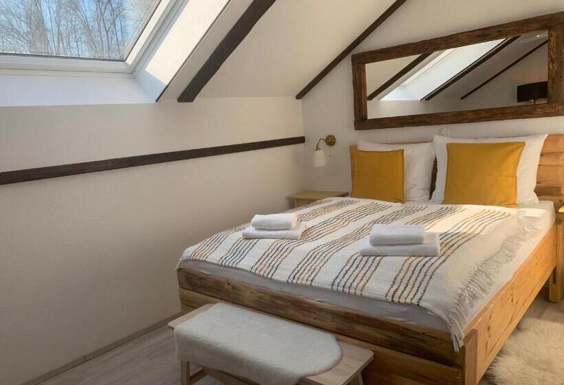 Habitación Ático, Penzion Pibernik   Adults Only