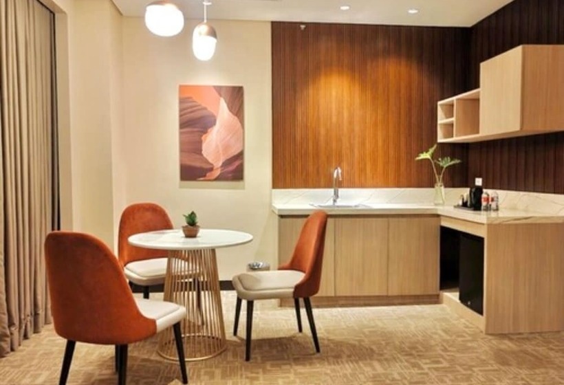 스위트, Grand Summit Hotel General Santos