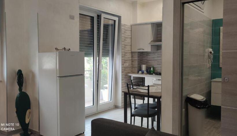 اتاق خانوادگی, B & B Le Gemelline