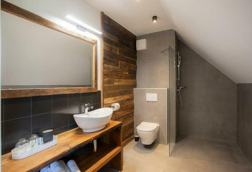 آپارتمان 1 خوابه با بالکن, House Troha