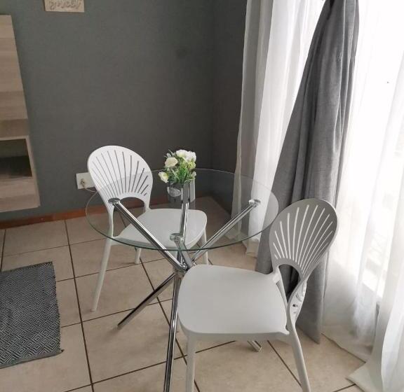 Economy Szoba, Mia Hills Guest House