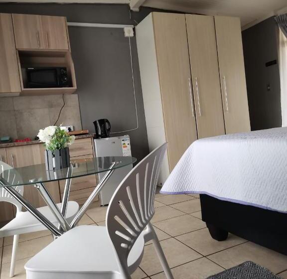 Economy Szoba, Mia Hills Guest House