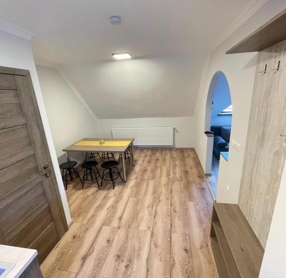 패밀리 룸, Kukorica Csárda Apartman