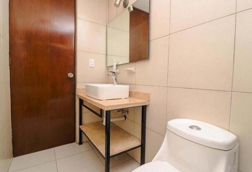 חדר סטנדרט, Hostal En El Centro Lakiwa