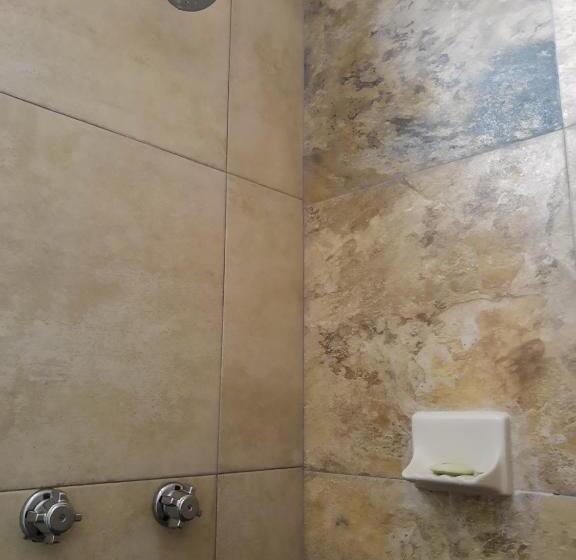 חדר סטנדרט חדר אמבטיה משותף, Hostal En El Centro Lakiwa