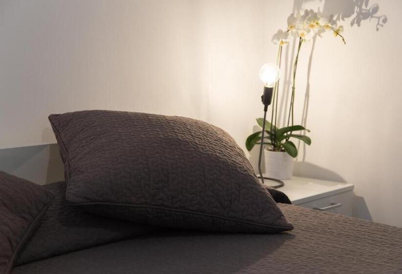 اتاق استاندارد, Suite Inn Catania