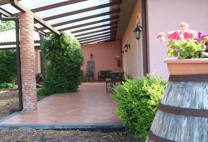 标准三人间, Poggiofelice B&b