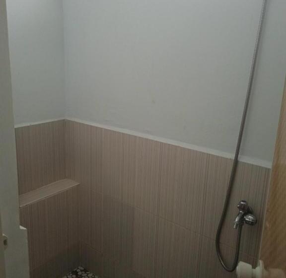 带共用浴室的标准房间, Aur Kuning Hostel Syariah Bukittinggi