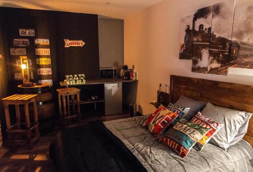 Люкс, Aux 3 Nuances Suites Privatives & Spa