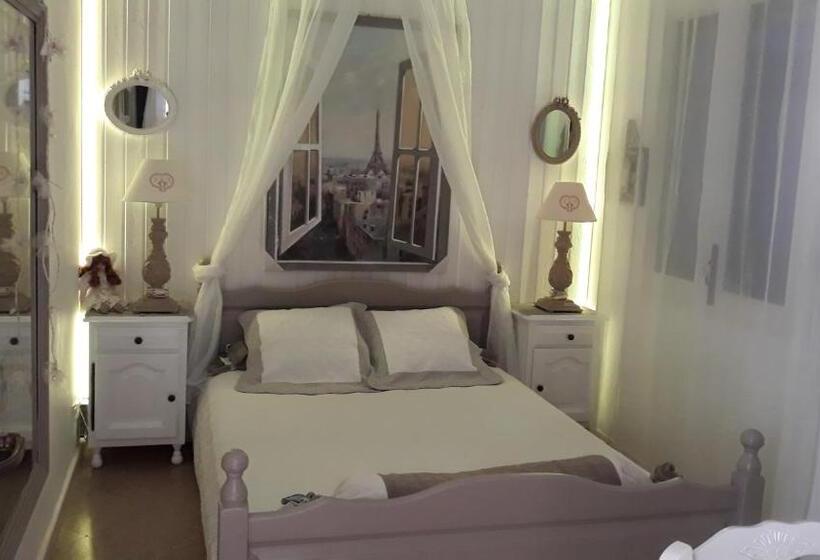 스탠다드 룸, Chambres D Hôtes Chez Catherine A Reus Chambre De Paris Avec Salle De Bains Privée