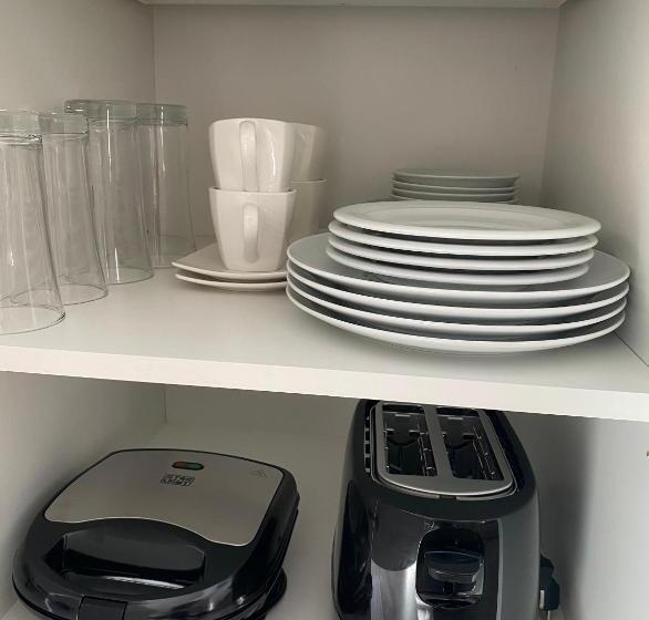 آپارتمان 1 خوابه همکف, Red Family Apartments