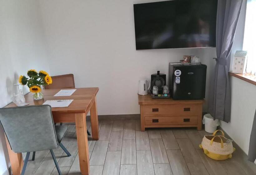 Номер Superior Вид на Сад, Bumble Barn Bed & Breakfast
