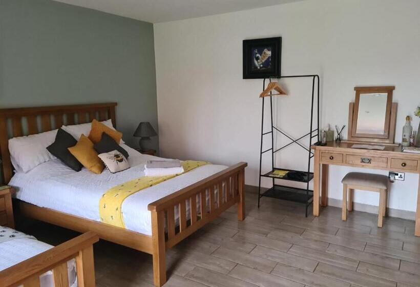 Номер Superior Вид на Сад, Bumble Barn Bed & Breakfast