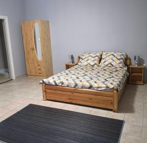 Номер Стандарт, Amina Apartman