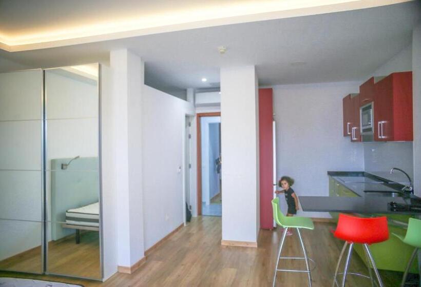 דירה בת חדר שינה 1 עם מרפסת, Atlantic Apartments