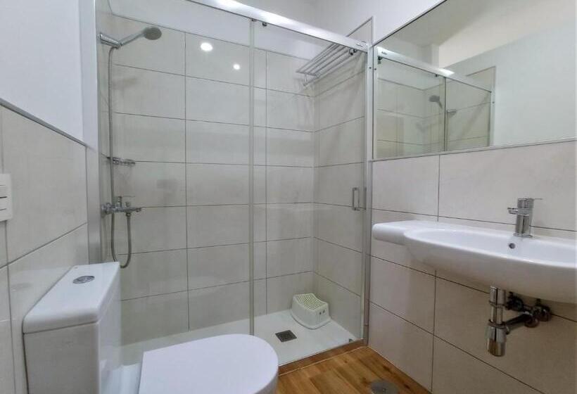 דירה בת חדר שינה 1 עם מרפסת, Atlantic Apartments