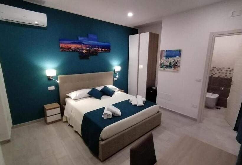 اتاق لوکس با چشم‌انداز دریا, Costa Blu